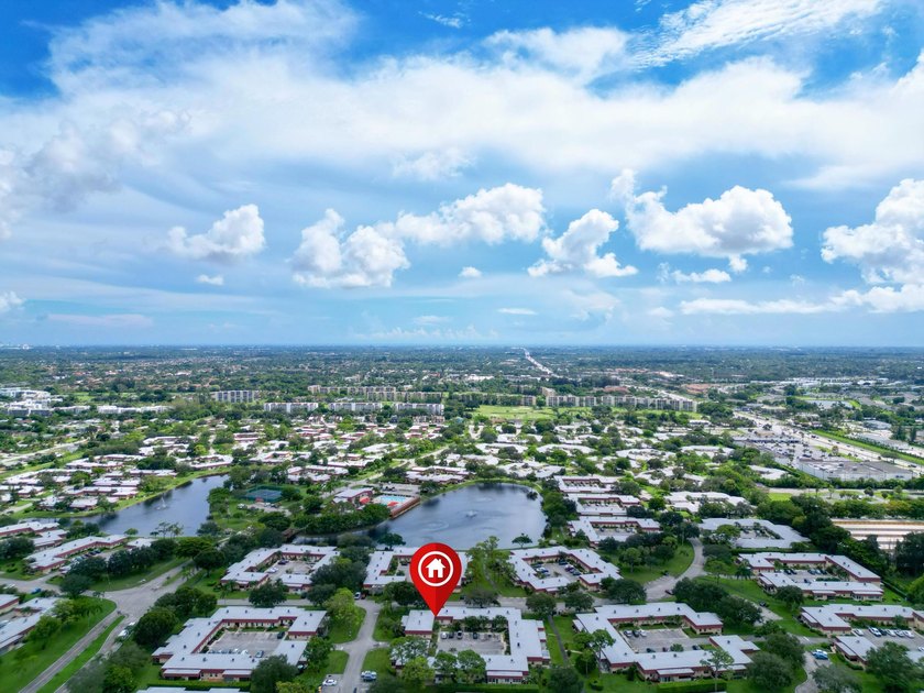 Enjoy easy Florida living in this beautifully maintained and - photo 29
