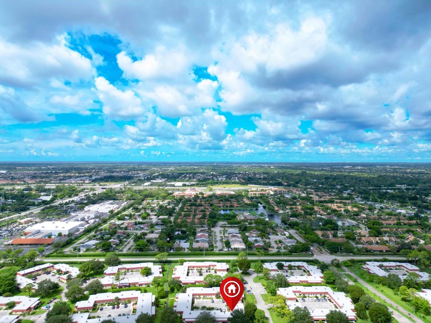 Enjoy easy Florida living in this beautifully maintained and - photo 30