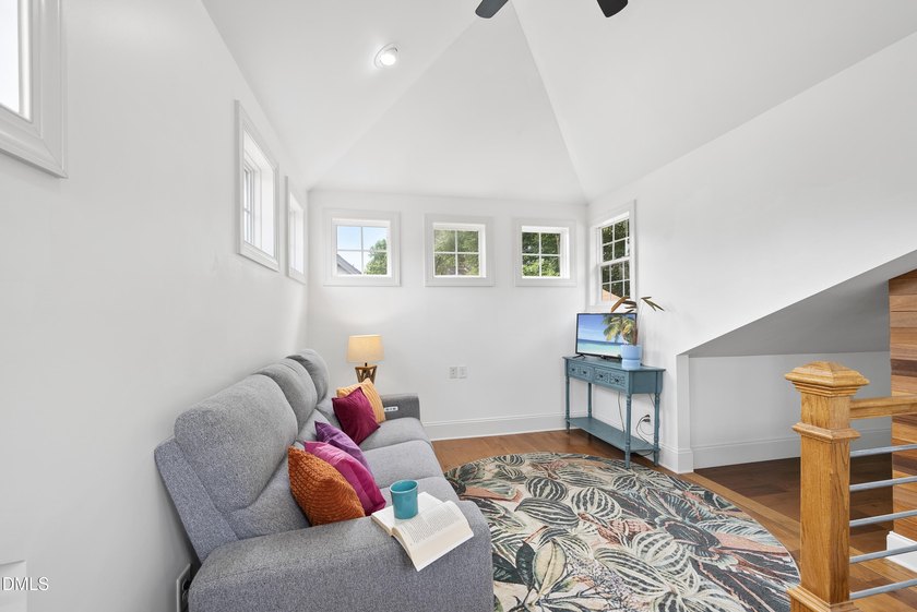 Enjoy low-maintenance living just steps from Historic Oakwood - photo 34