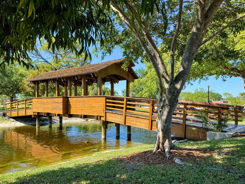 Enjoy easy Florida living in this beautifully maintained and - photo 38