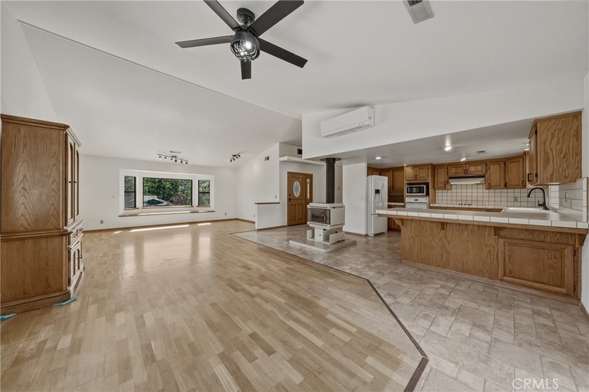 Move in ready North Lakeport home on over an acre in one of the - photo 18