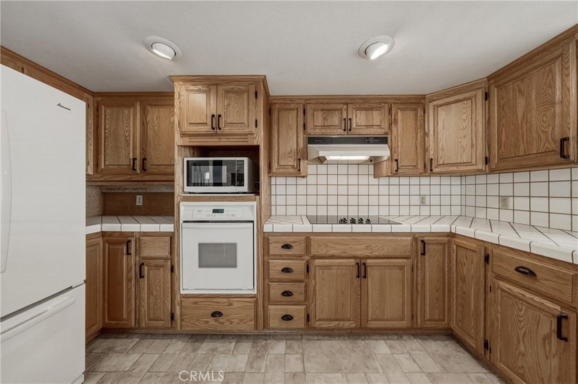 Move in ready North Lakeport home on over an acre in one of the - photo 23