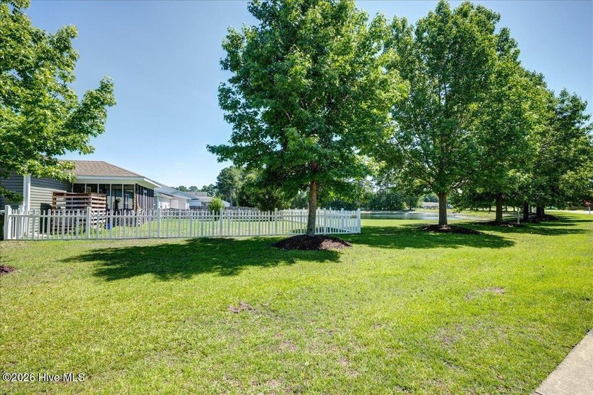 Welcome to 100 Bandon Drive, a well-maintained 3-bedroom, 2-bath - photo 7