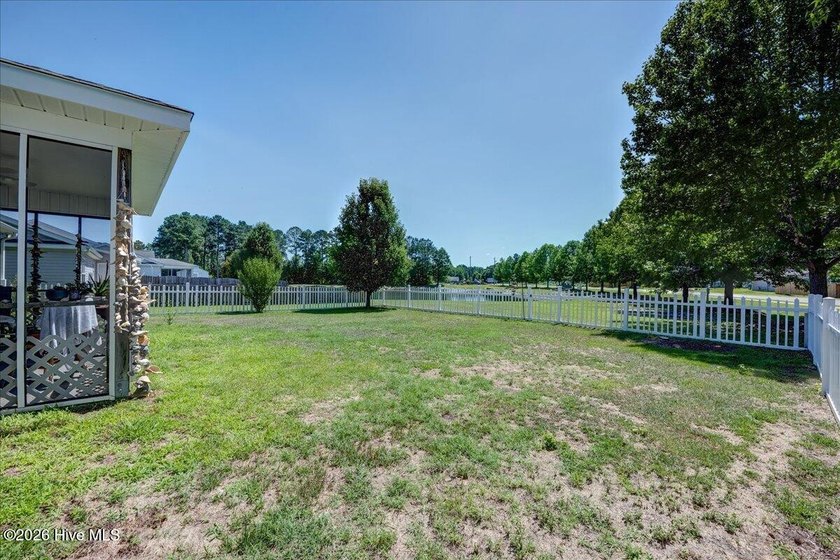 Welcome to 100 Bandon Drive, a well-maintained 3-bedroom, 2-bath - photo 10
