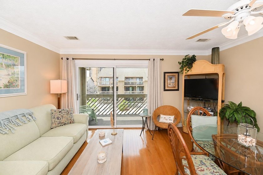 Wow! What a find! This beautifully maintained one bedroom, one - photo 12