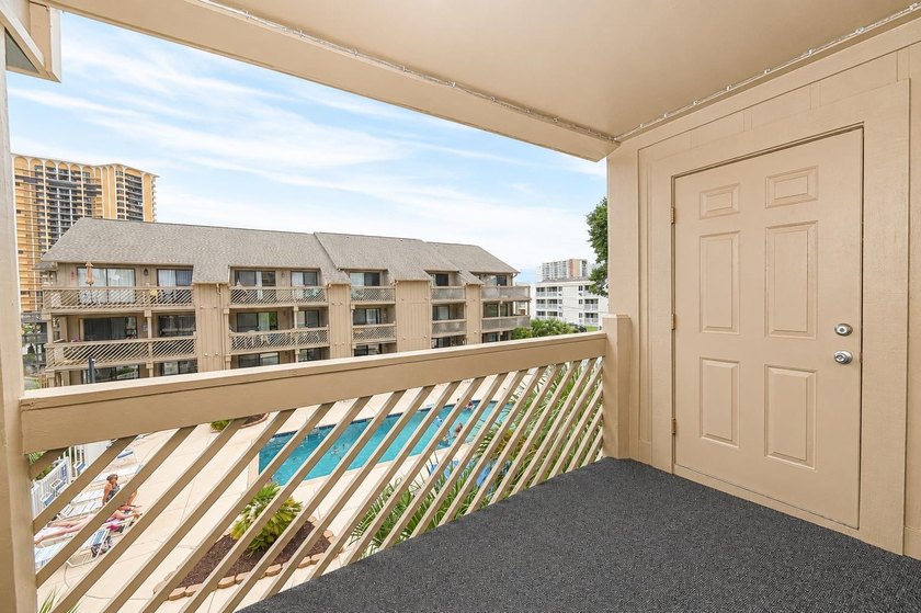 Wow! What a find! This beautifully maintained one bedroom, one - photo 17