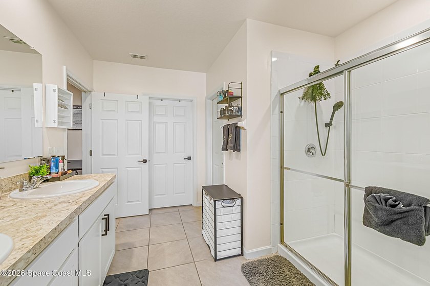 THIS ONE IS A MUST SEE!!! Welcome To This Beautiful 5 Bedroom/3 - photo 44