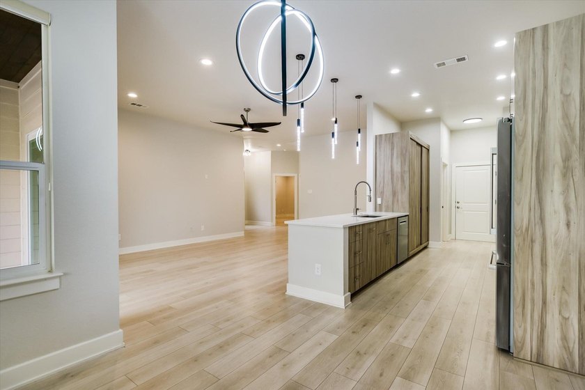 LOCATION! CUSTOM! UPGRADES! BUILDERS PERSONAL HOME WITH UPGRADES - photo 9