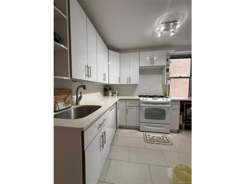 Move right into this stunning 2-bedroom, 1-bath coop in the - photo 19