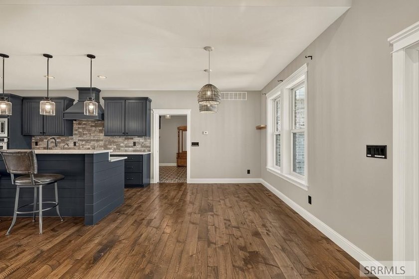 Designed for both sophisticated entertaining and comfortable - photo 11