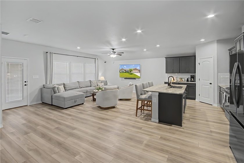Welcome to this beautifully maintained one-story home in the - photo 7