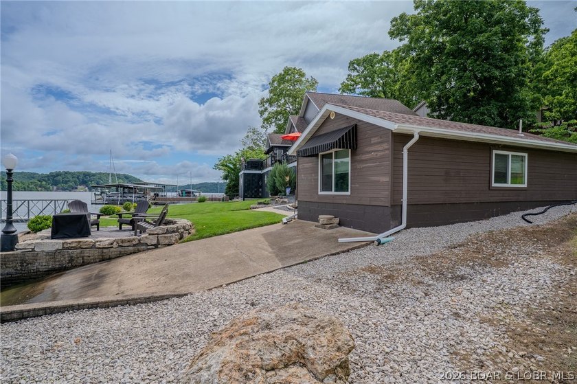 Rare opportunity to own a true Lake of the Ozarks waterfront - photo 14