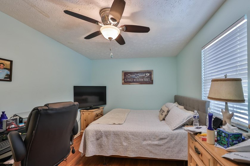 Cute Little River Bungalow, amazing location in close proximity - photo 14