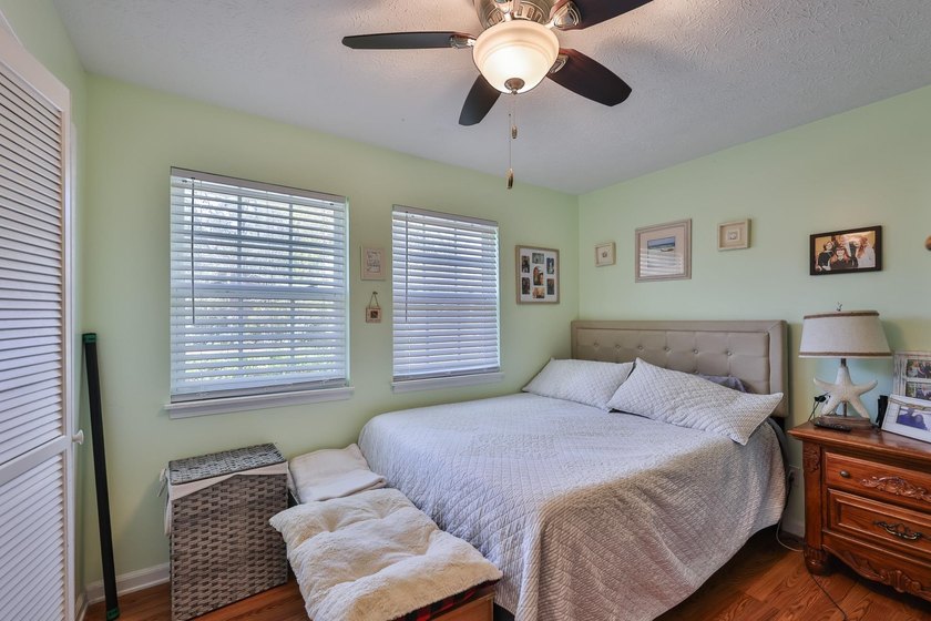 Cute Little River Bungalow, amazing location in close proximity - photo 16
