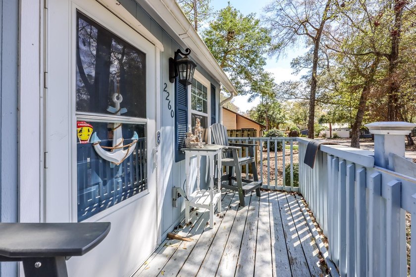 Cute Little River Bungalow, amazing location in close proximity - photo 21