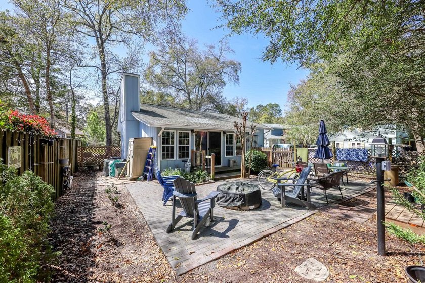Cute Little River Bungalow, amazing location in close proximity - photo 24