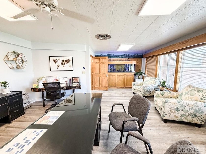 Exceptional commercial opportunity at 890 Oxford Drive in Idaho - photo 44