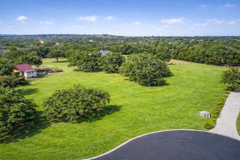Beautiful homesite in Barton Creek Lakeside. A level building - photo 5