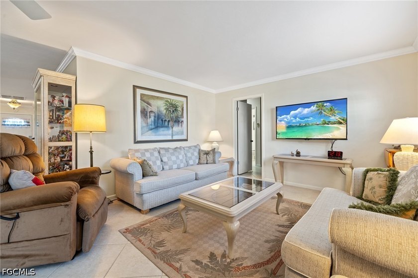 MYERLEE GOLFSIDE EAST - Beautifully updated 3-bedroom, 2.5-bath - photo 12