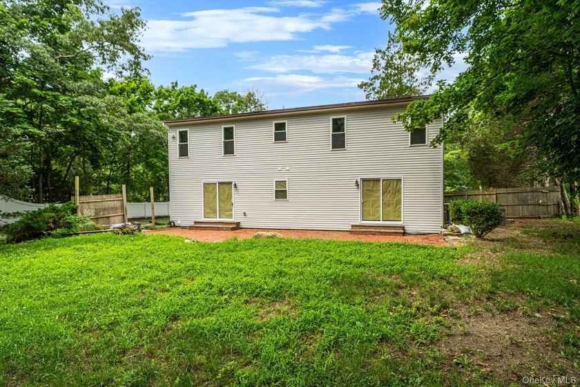 Welcome to 3 Cozine Road South in Center Moriches! Completely - photo 33