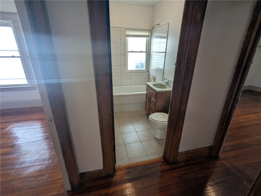 Well-maintained up-and-down duplex located in Rochester's - photo 12