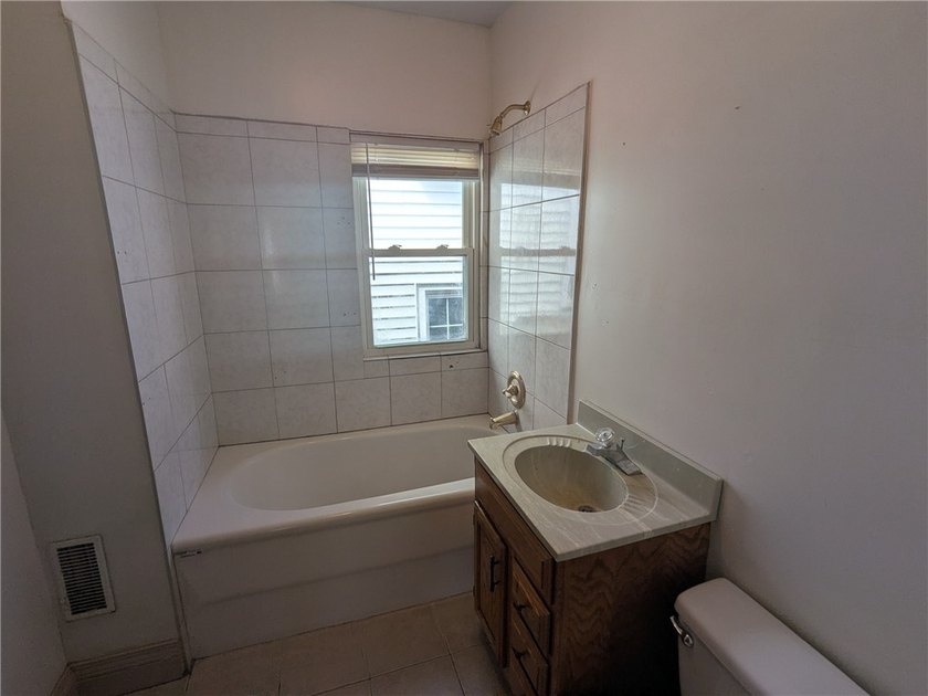Well-maintained up-and-down duplex located in Rochester's - photo 13