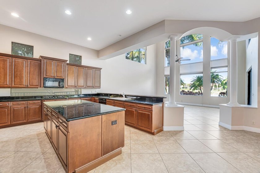 10513 Versailles Blvd - photo 13