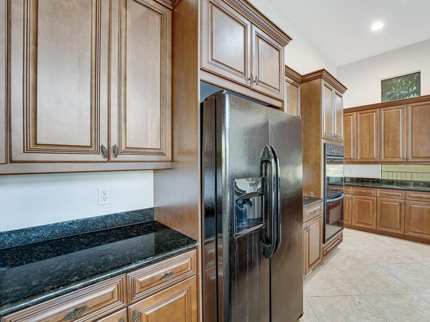 10513 Versailles Blvd - photo 22