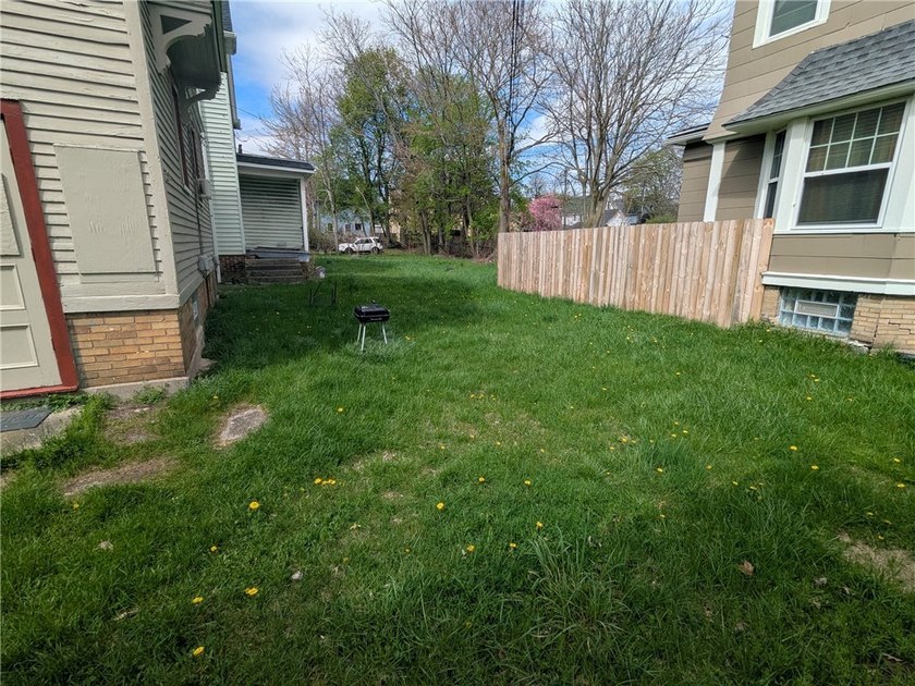 Well-maintained up-and-down duplex located in Rochester's - photo 23