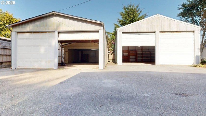 1976 Hillcrest manufactured home with solid bones and serious - photo 32