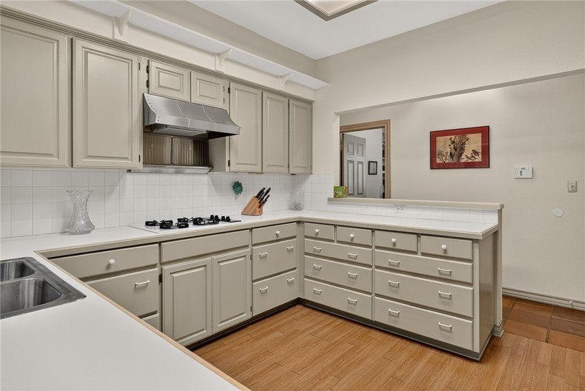 Welcome to your own private sanctuary! Nestled in the highly - photo 8