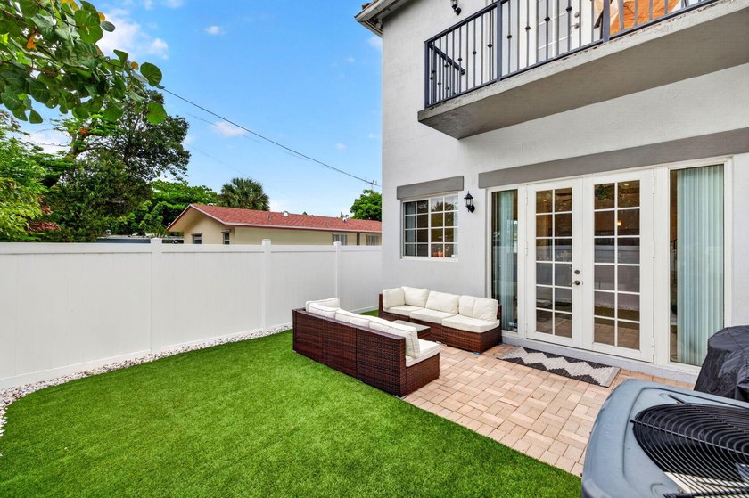 VA ASSUMABLE WITH A 2.25% RATE. Must be VA APPROVED. Discover - photo 33