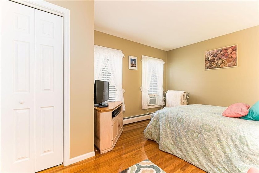 A perfect opportunity to own an immaculately kept 4 bedroom, 2 - photo 21