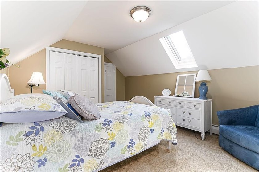A perfect opportunity to own an immaculately kept 4 bedroom, 2 - photo 25