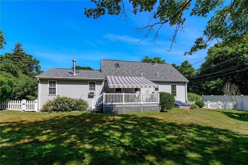 A perfect opportunity to own an immaculately kept 4 bedroom, 2 - photo 33
