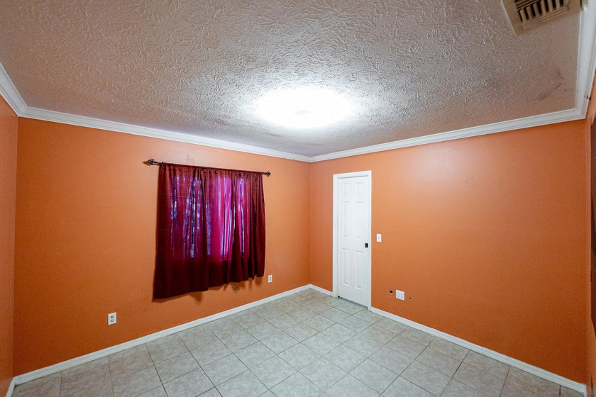 This is a unapproved short sale. Submit your offer for this - photo 25