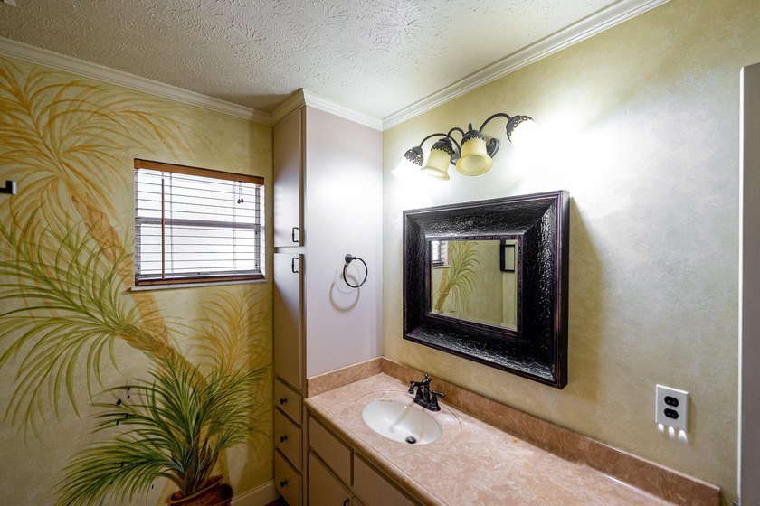 This is a unapproved short sale. Submit your offer for this - photo 26