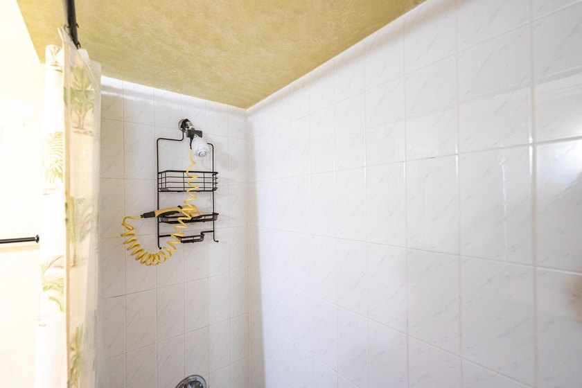 This is a unapproved short sale. Submit your offer for this - photo 27