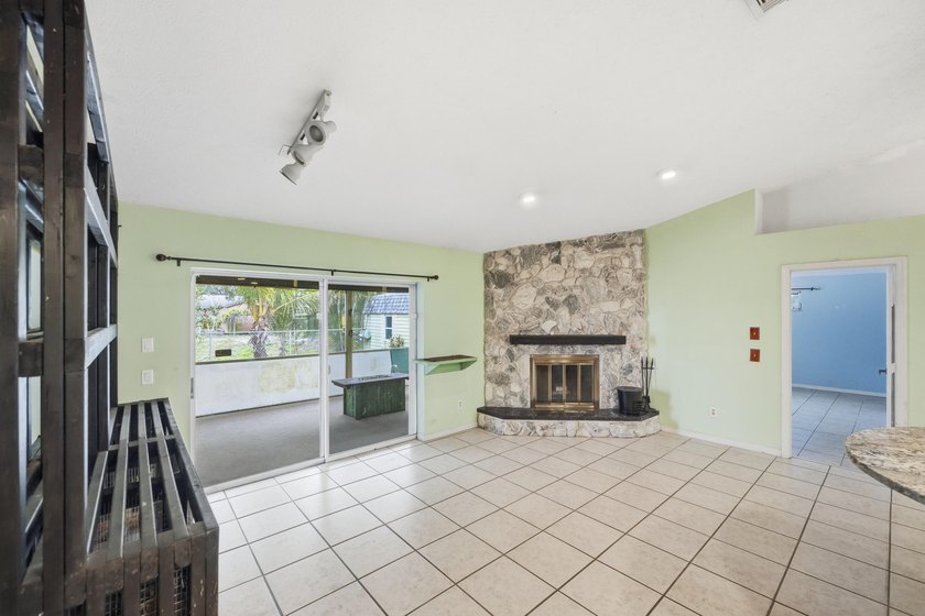 This is a unapproved short sale. Submit your offer for this - photo 30