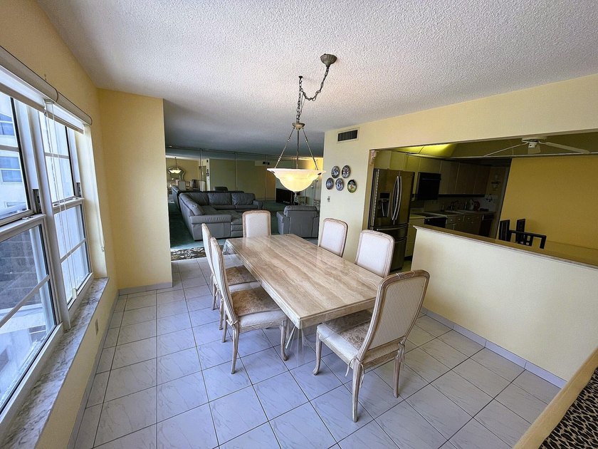Beautiful direct ocean views from this rarely available &amp; highly - photo 14