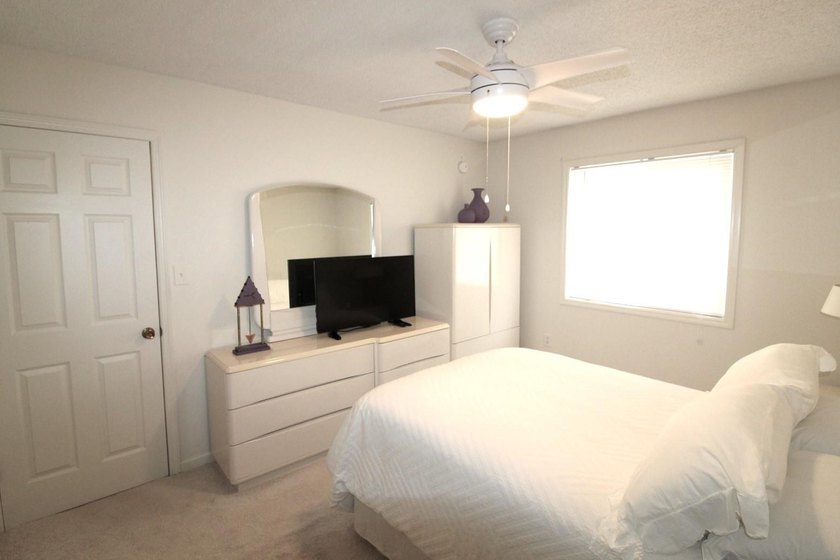 This 1st floor 1BR/1.5BA unit is located at Fairwood Lakes III - photo 15