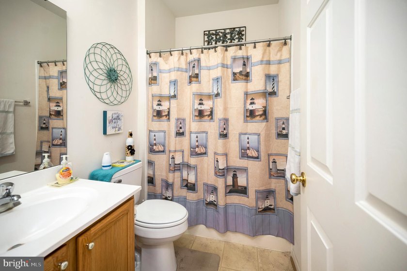 Beautiful 4-bed, 3.5-bath rambler in Hopyard Farm with a - photo 23