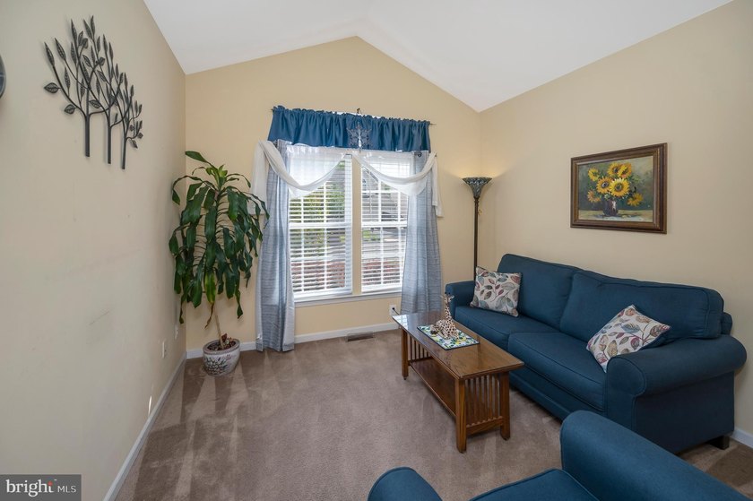 Beautiful 4-bed, 3.5-bath rambler in Hopyard Farm with a - photo 24