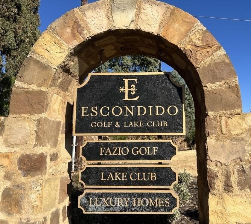 Looking for a rare, nearly one-acre estate-sized lot in - photo 10
