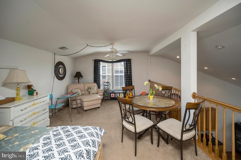 Beautiful 4-bed, 3.5-bath rambler in Hopyard Farm with a - photo 34