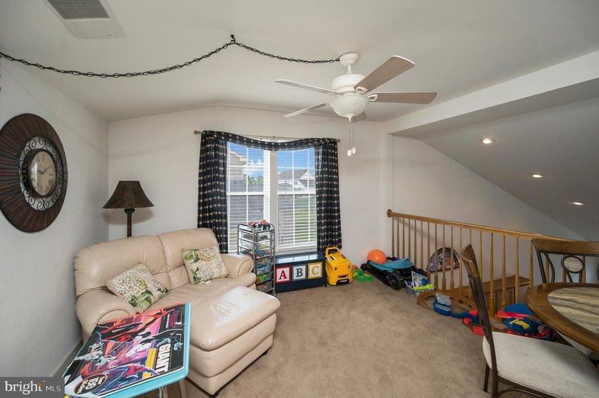 Beautiful 4-bed, 3.5-bath rambler in Hopyard Farm with a - photo 35