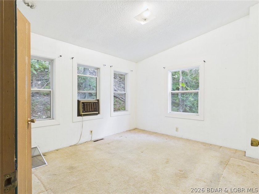 Attention flippers, investors and those just wanting a little - photo 39