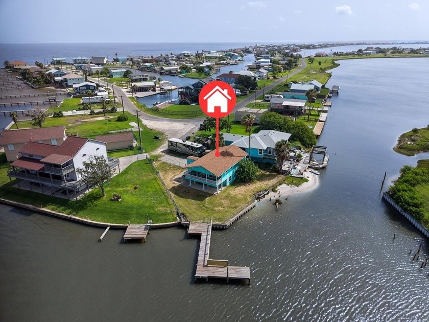 Waterfront opportunity in Copano Cove! Perfectly situated on the - photo 5