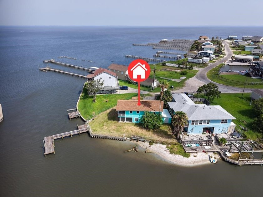 Waterfront opportunity in Copano Cove! Perfectly situated on the - photo 6