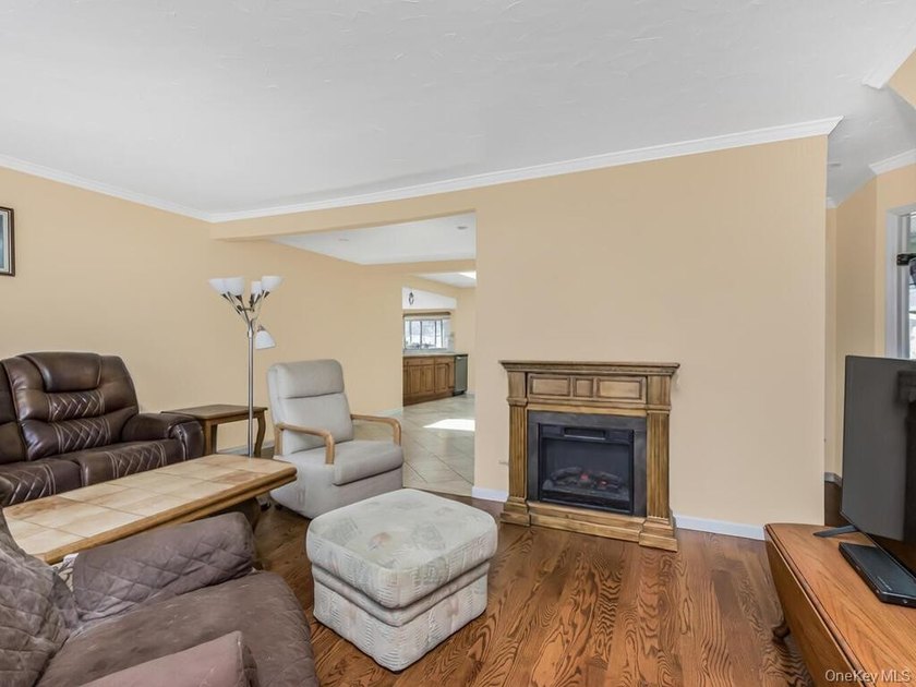 Welcome home to this charming property located in the heart of - photo 4